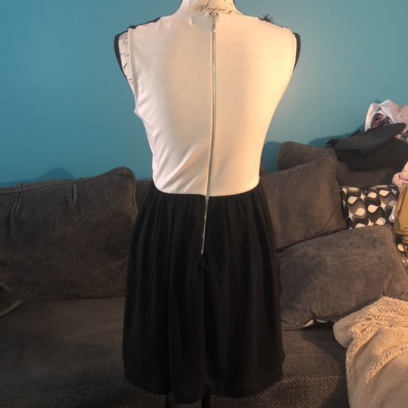 Rewind Sleeveless Dress, Medium - Picture 4 of 5